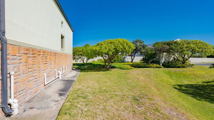 3 Bedroom Property for Sale in Struisbaai Western Cape